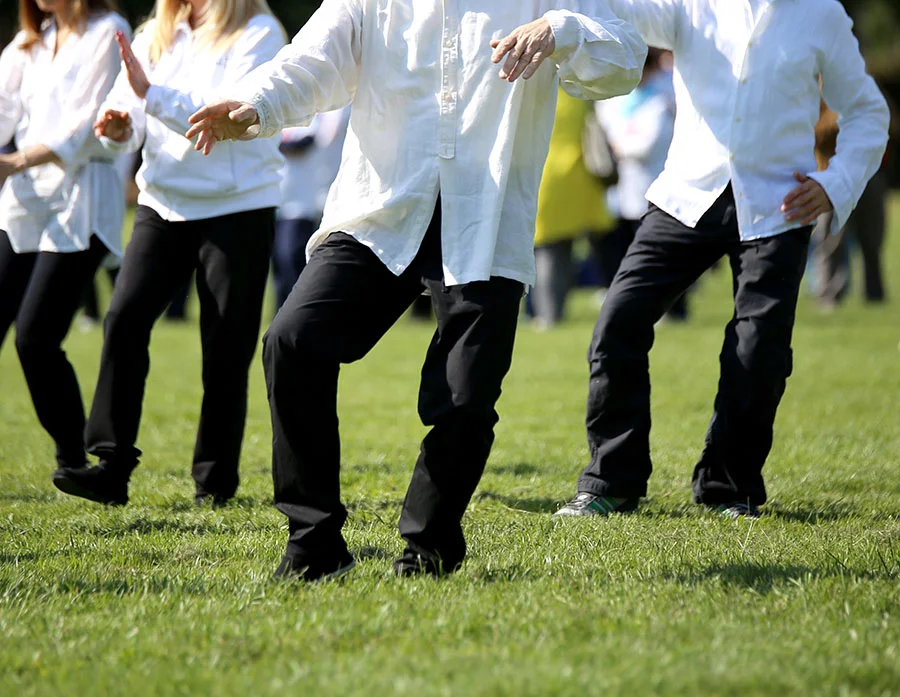 tai-chi-walk-on-grass